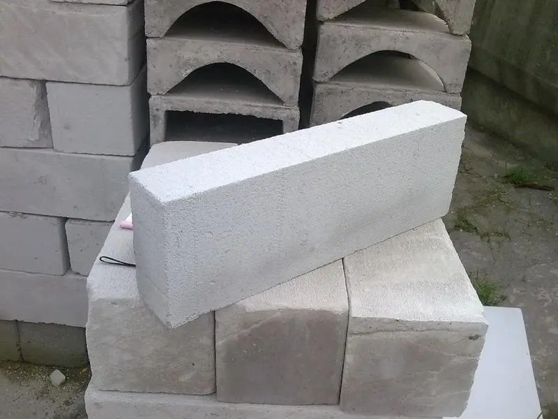 農(nóng)村自建房用輕質(zhì)磚。